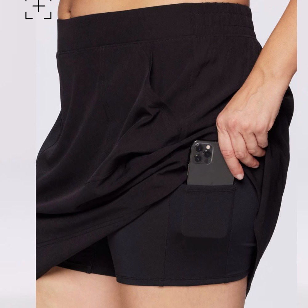 Black RBX Plus Prime Everything 20“ Skort - NWT🖤